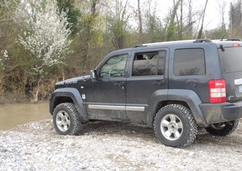 Czujnik przepływomierza powietrza Jeep Cherokee KK