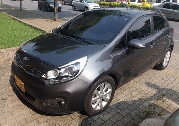 Resor poprzeczny przedni Kia Rio II