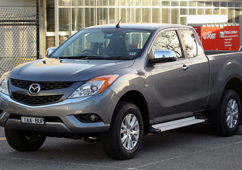 Zderzak przedni Mazda BT-50 II