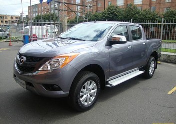 Zderzak przedni Mazda BT-50 II