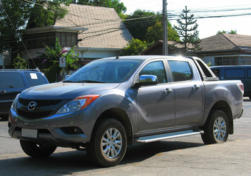 Zderzak przedni Mazda BT-50 II