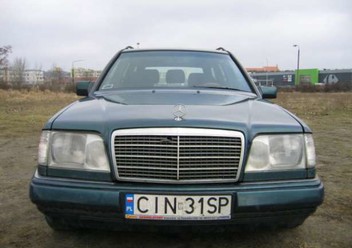 Skrzynka bezpieczników Mercedes-Benz 124