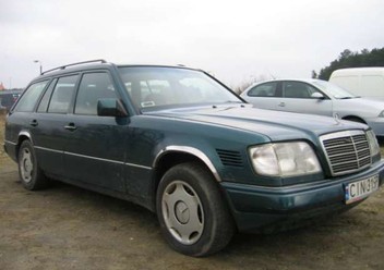 Skrzynka bezpieczników Mercedes-Benz 124