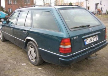 Skrzynka bezpieczników Mercedes-Benz 124