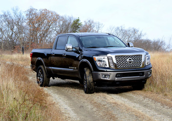 Zbiorniczek wyrównawczy Nissan Titan