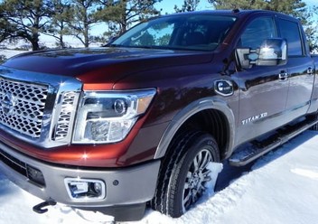 Zbiorniczek wyrównawczy Nissan Titan