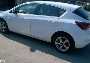 Zamek pokrywy silnika Opel Astra J