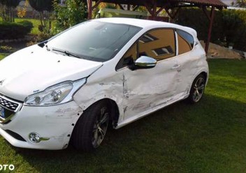 Osłona stacyjki Peugeot 208