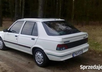 Poduszki / Łapy silnika Peugeot 309