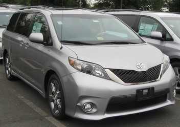 McPherson tylny lewy Toyota Sienna II