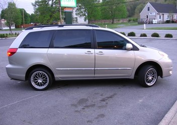 McPherson tylny lewy Toyota Sienna II